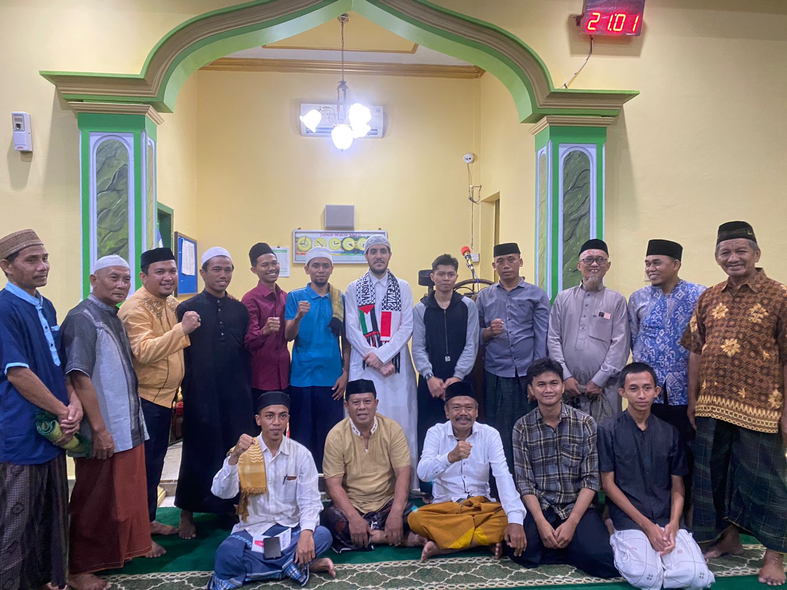 Sholat Tarwih Bersama Syech Wisam Hasan Sulaiman Zarab Dari Palestina Sholat Tarwih Bersama Syech Wisam Hasan Sulaiman Zarab Dari Palestina